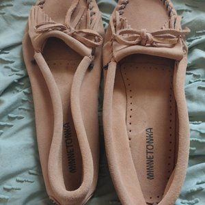 Minnetonka NWOT Moccasins